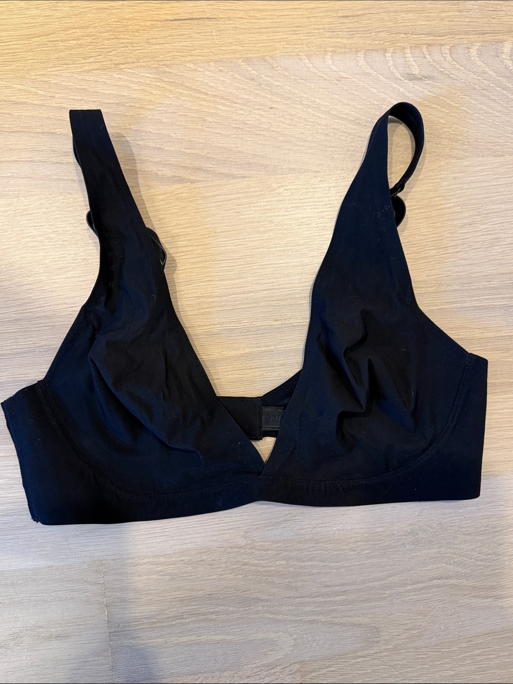SKIMS Wireless Form Push-Up Plunge Bra - Onyx/Black | Size S